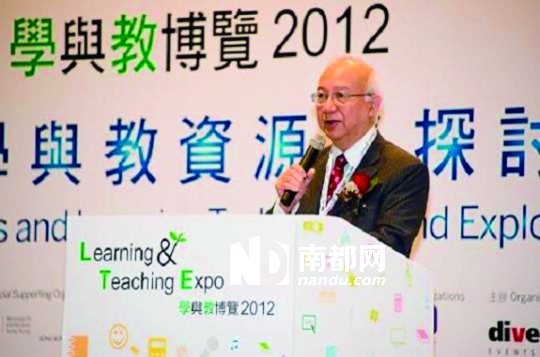 <p>    政府資訊科技總監(jiān)賴錫璋在2012香港學(xué)與教博覽談?wù)W(wǎng)絡(luò)對教育的支持。</p>