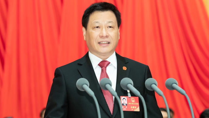  上海市第十五屆人民代表大會(huì)第三次會(huì)議今天上午開幕。上海市市長(zhǎng)應(yīng)勇作《政府工作報(bào)告》。